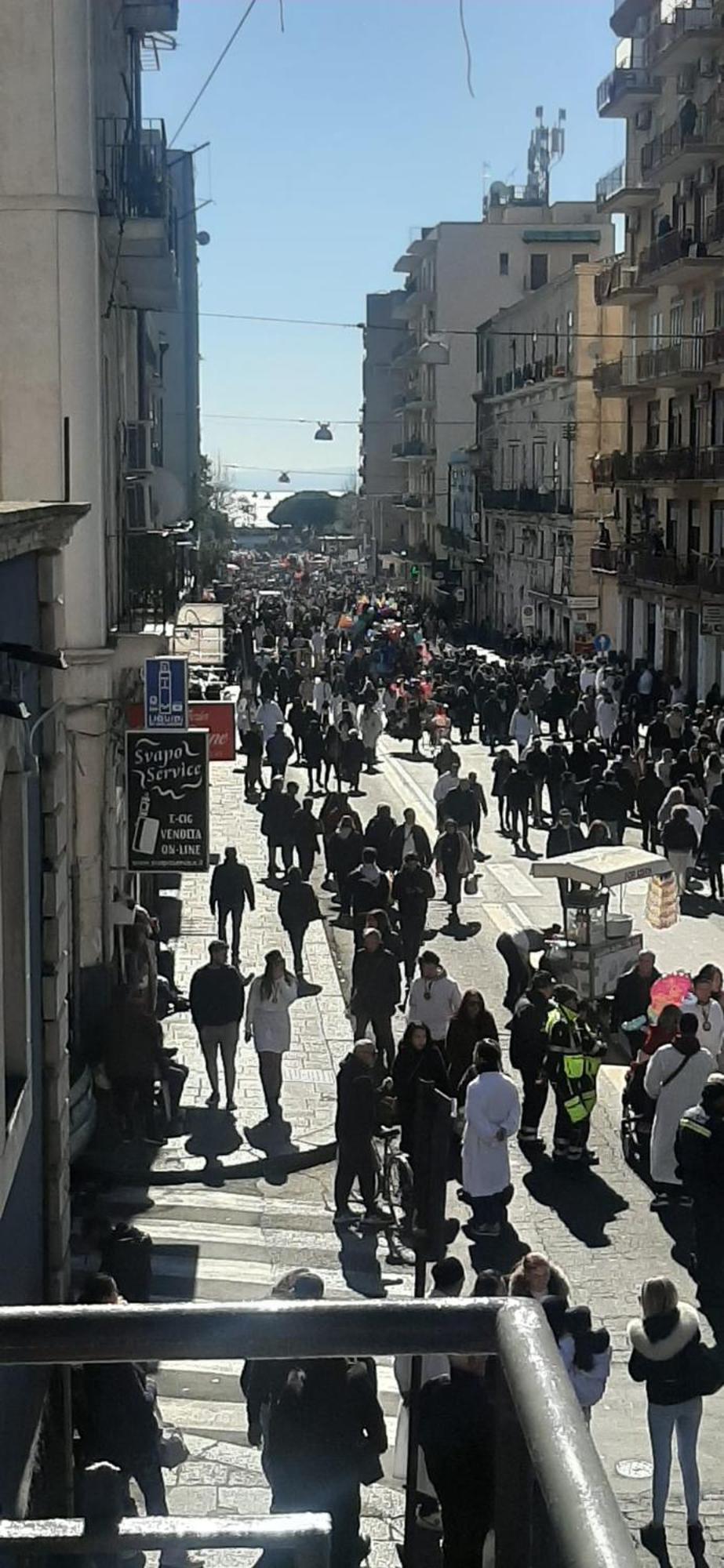 La Stazione 92 Panzió Catania-Fontanarossai nemzetközi repülőtér Kültér fotó