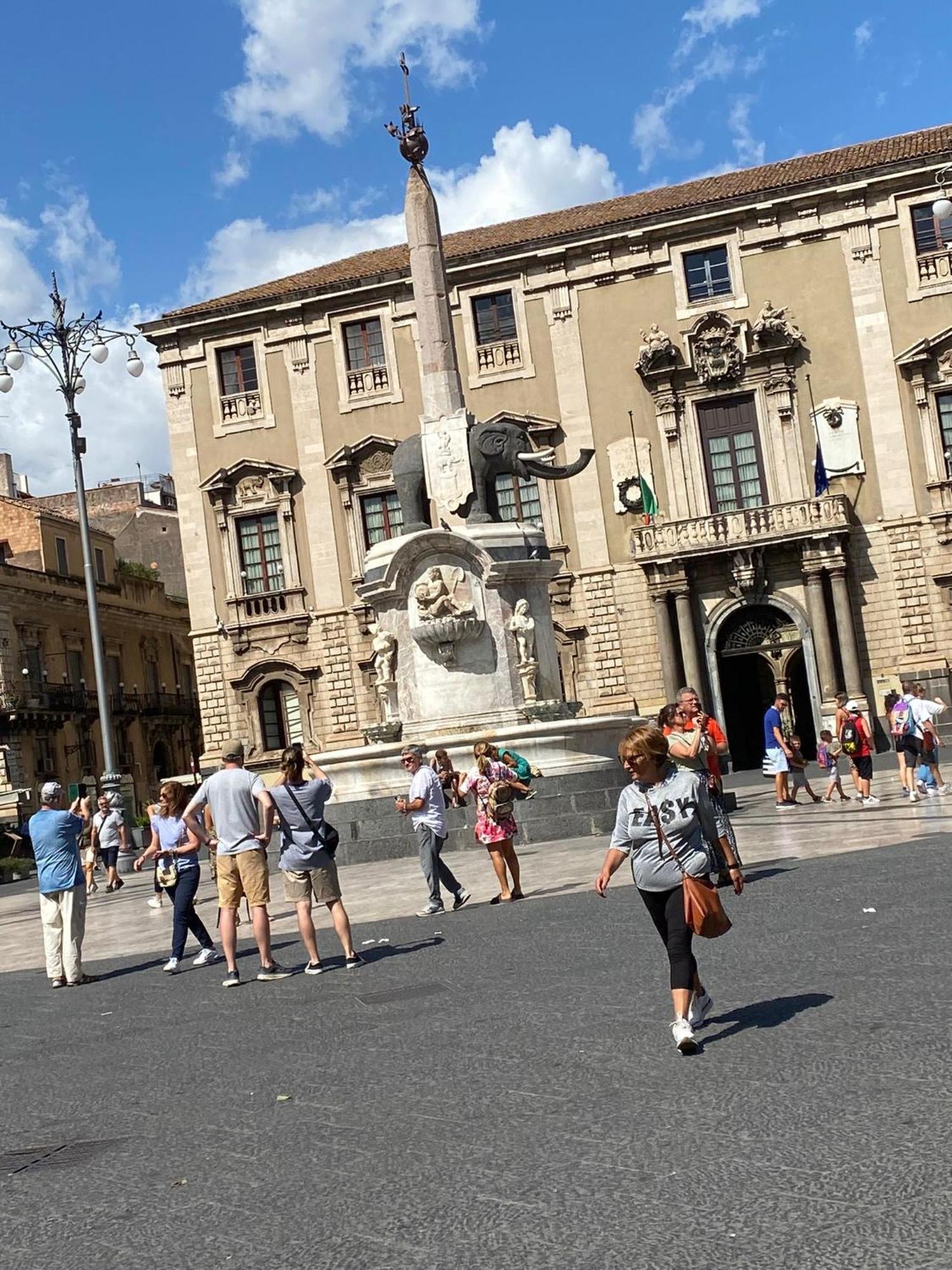 La Stazione 92 Panzió Catania-Fontanarossai nemzetközi repülőtér Kültér fotó